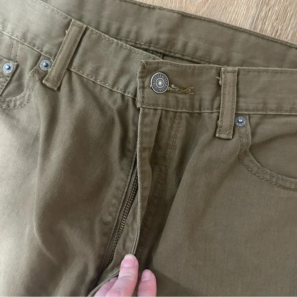 Levi’s 505 Men’s KhakiGreen 5 pocket Pants Size 38x30 GUC - Picture 4 of 8